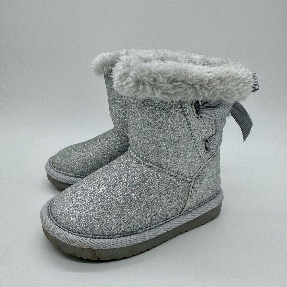 Jumping Beans Silver Sparkle Warm Boots Toddler Sz 6 worn 1 time.. Like New